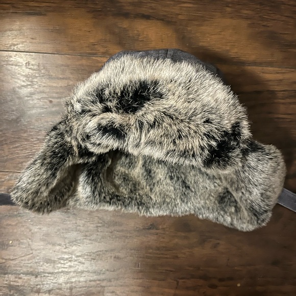 Winter hat - Picture 2 of 5